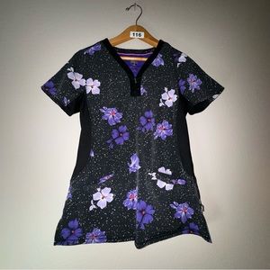 Healing Hands purple and black floral scrub top. Stretchy and soft size Small